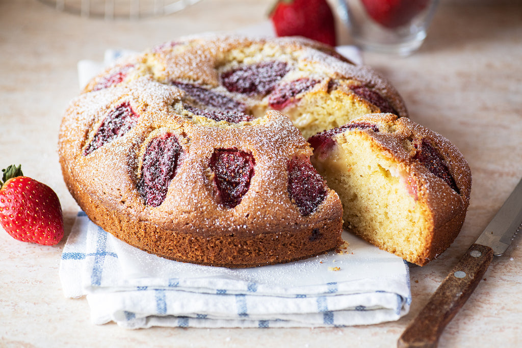 Simple Strawberry Cake &ndash; Janie's Mill